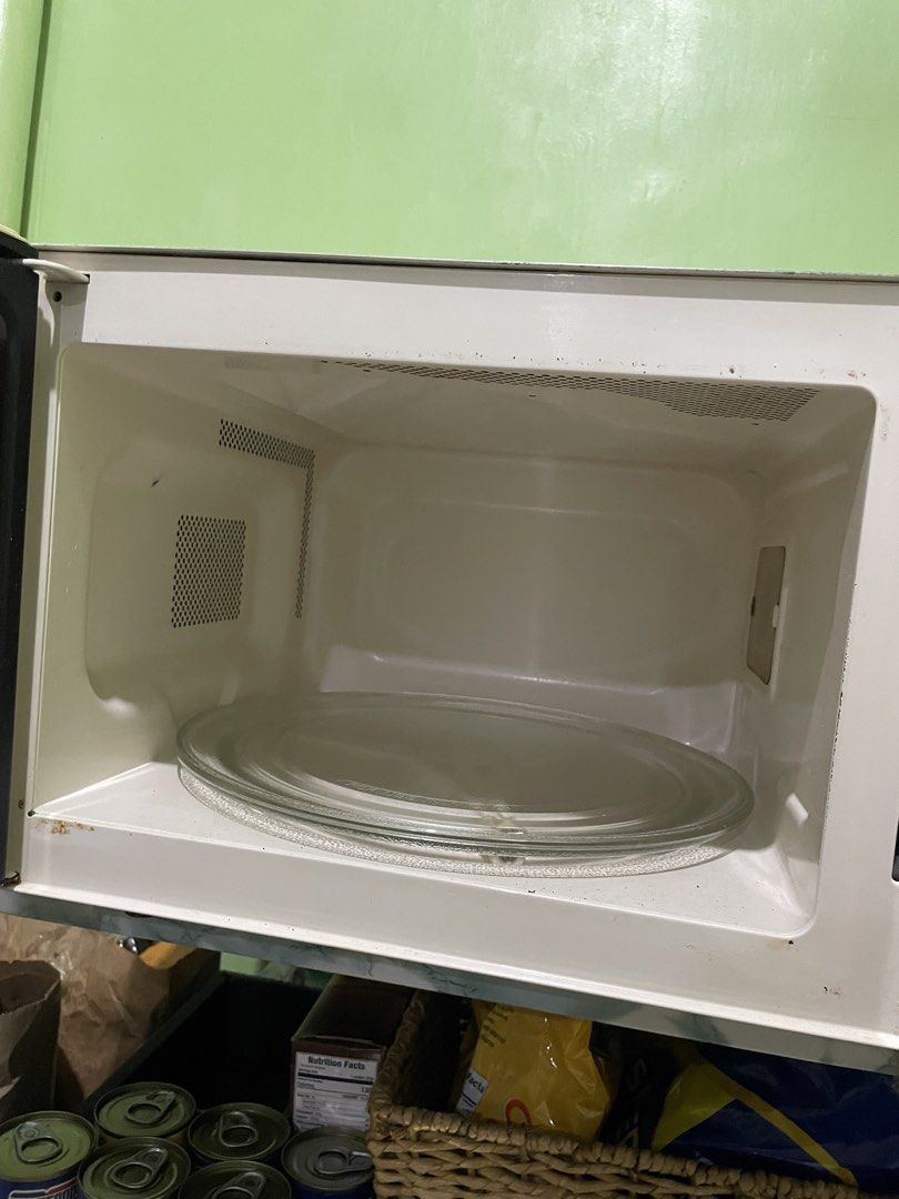 Sharp Microwave Oven (Category: Ovens & Toasters) located in Manila. Submitted by anttann (Listing ID 1463727857, Image 2). Description: ISSUE: hindi na gumagana pero pwede pa ipaayos RFS: MAY NEW MICROWAVE NA.