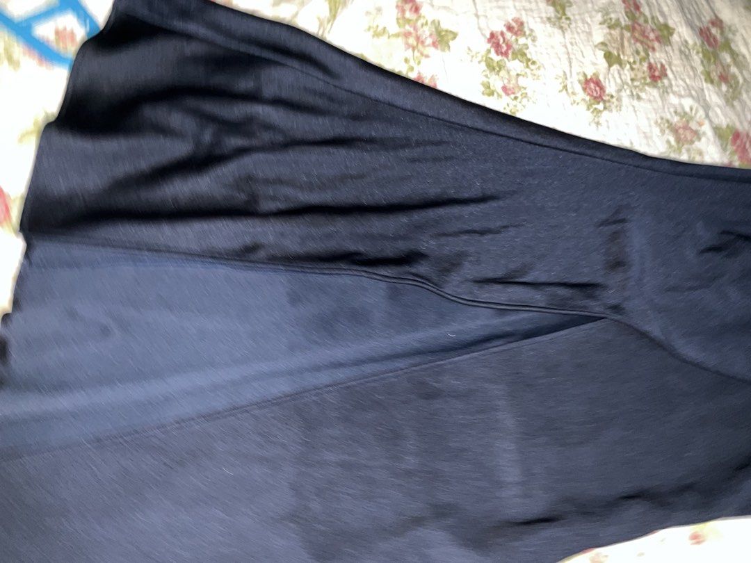 Sheike (Category: Evening dresses & gowns) located in Manila. Submitted by zionpreloved (Listing ID 1463700379, Image 3). Description: Good condition can fit xs to small ..