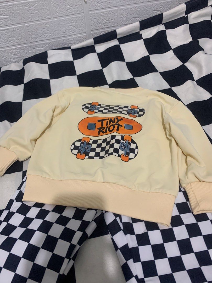 Shein longsleeve (Category: Babies & Kids Fashion) located in Manila. Submitted by kn_decluttering (Listing ID 1463584549, Image 2). Description: .