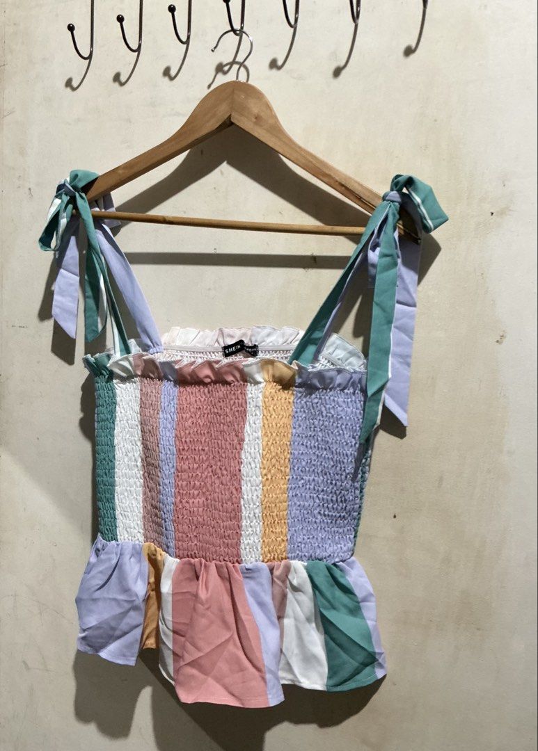 SHEIN SMOCKING PEPLUM TOP (Category: Sleeveless) located in Dagupan City. Submitted by trendies_collection (Listing ID 1463609913, Image 2). Description: Brand new with pouch Large on tag, Keri xl Smock harap likod No issue.