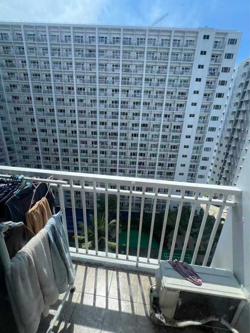 Shore Residences MOA Pasay Cheapest Fire Sale (Category: Apartments & Condos) located in Manila. Submitted by rmvlistings (Listing ID 1463698767, Image 1). Description: Shore Residences MOA Pasay Cheapest Fire Sale Floor Area: 27 sqm more or less Semi furnished 2.650M NET (fixed) Good deal RM024.