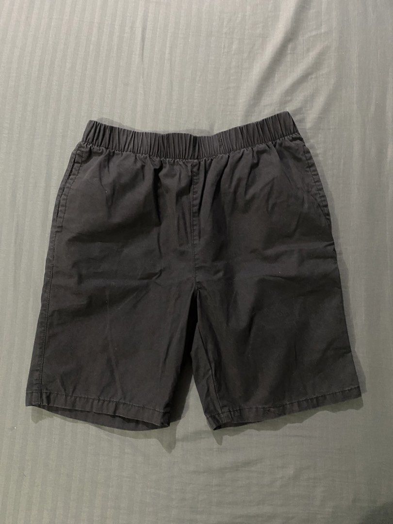 Simply Basic Men’s Shorts (Category: Shorts) located in Mandaluyong City. Submitted by aiztyle (Listing ID 1463598775, Image 1). Description: Simply Basic Men’s shorts XS on tag Measurement: Waist 29”-31” Length 19” Super SALE Php150.00 only.