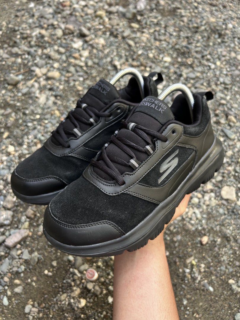 SKECHERS GO WALK EVOLUTION ULTRA ENHANCE TIMOR-LESTE (Category: Sneakers) located in Cabanatuan. Submitted by thriftttttt (Listing ID 1463596038, Image 3). Description: SIZE: 7 US MENS, 39.5 EUR, 25 CM.