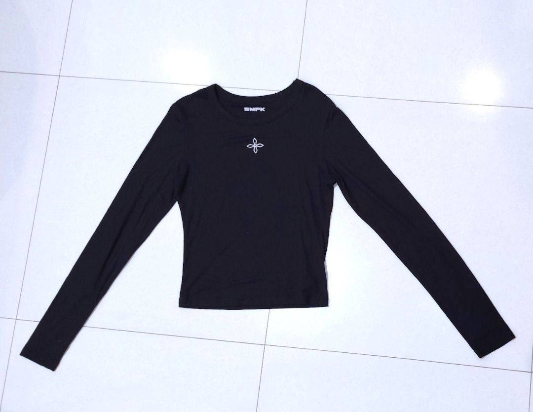 SMFK Women's BODY PULLOVER WILD BLACK (Category: Shirts) located in Bacolor. Submitted by thriftyperminute (Listing ID 1463702358, Image 2). Description: -This is a pre-loved or thrifted item so please manage your expectations. -Color may slightly differ due to lighting or with the settings of the device used to view the photos -"Mine" now, pay now policy -Payment through gcash -Sure buyers only, please -No cancellation of orders -No return, no e