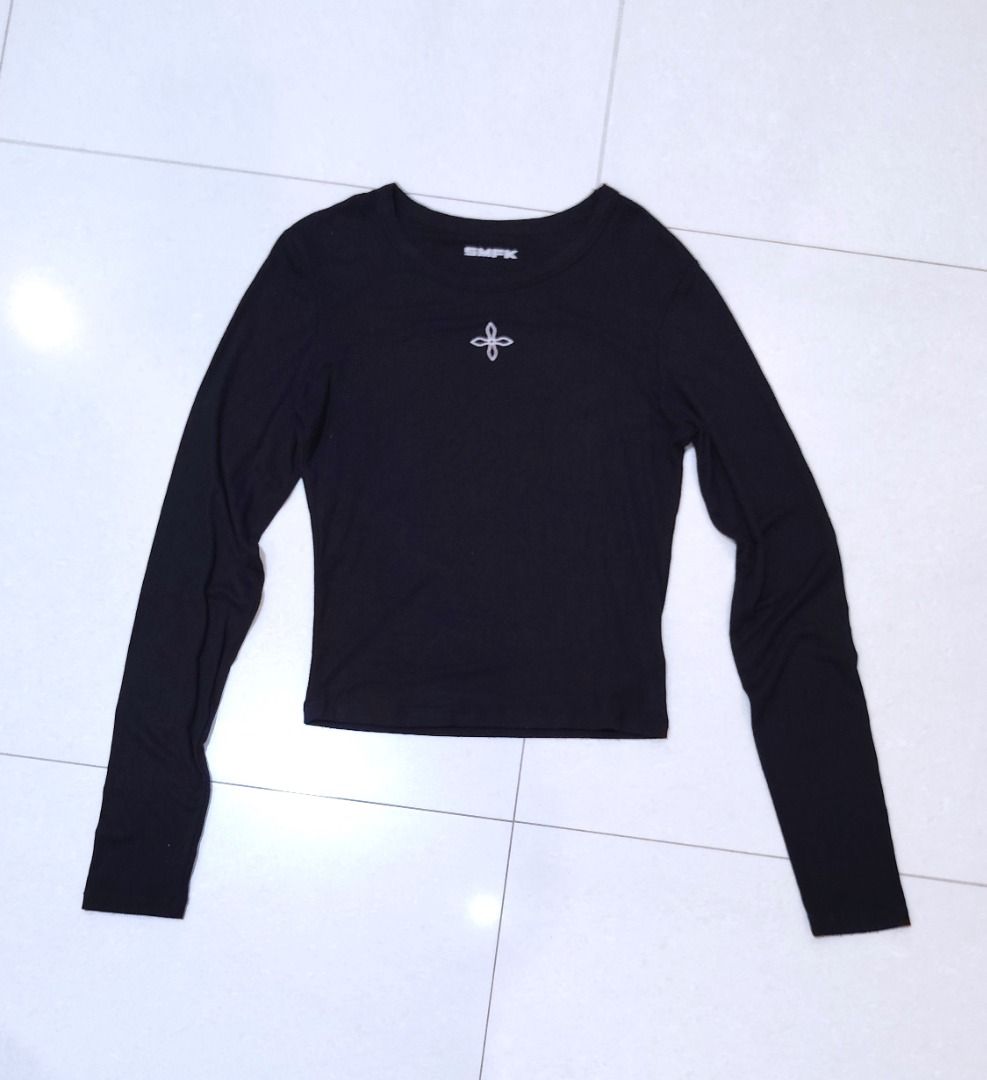 SMFK Women's BODY PULLOVER WILD BLACK (Category: Shirts) located in Bacolor. Submitted by thriftyperminute (Listing ID 1463702358, Image 3). Description: -This is a pre-loved or thrifted item so please manage your expectations. -Color may slightly differ due to lighting or with the settings of the device used to view the photos -"Mine" now, pay now policy -Payment through gcash -Sure buyers only, please -No cancellation of orders -No return, no e