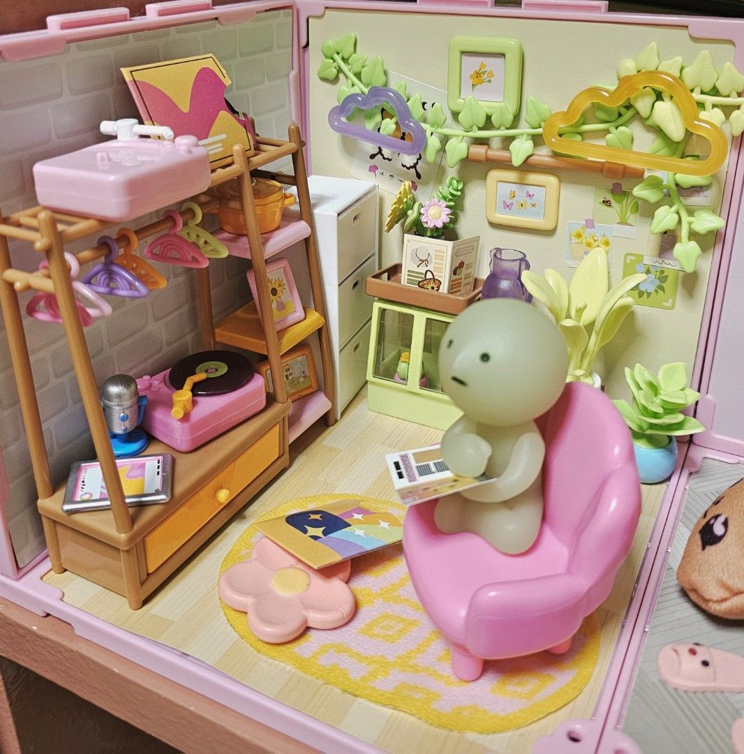 SMISKI ROOM INCH CHECK miniature room (Category: Character Goods) located in Kabankalan. Submitted by ninunothrift (Listing ID 1463620207, Image 1). Description: ( SMISKIS NOT INCLUDED; ONLY FOR SIZE REFERENCE ‼️) Will include gift box and gift bag. Secure packaging complete with bubble wrap. Perfect for gifts or personal collections. ■ Considering to sell each rooms: •Lounge room (1,450) •Bedroom (1,250) Please dm if interested :]' MOP: Gcash MO