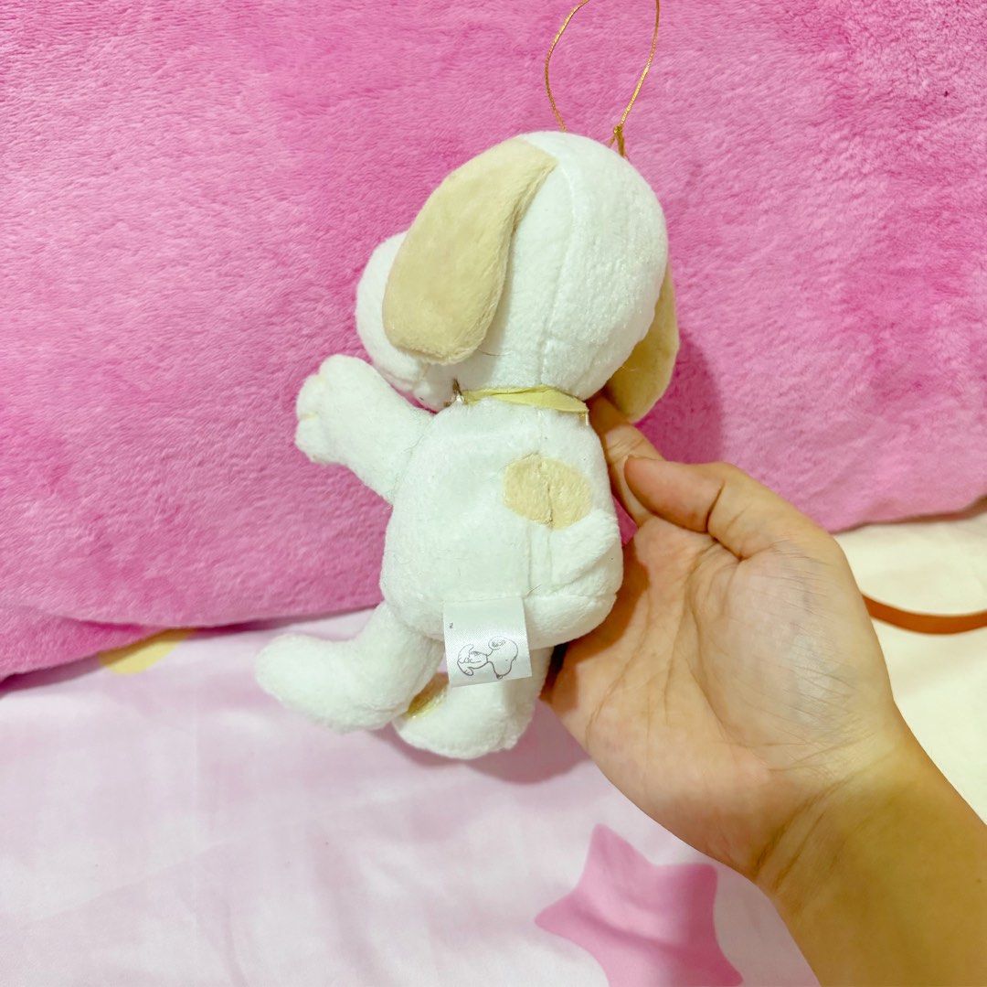 Snoopy Peanut Beige Charm Plush (Category: Plushies & Soft Toys) located in Manila. Submitted by ashyyel_ (Listing ID 1463675655, Image 2). Description: washed already.