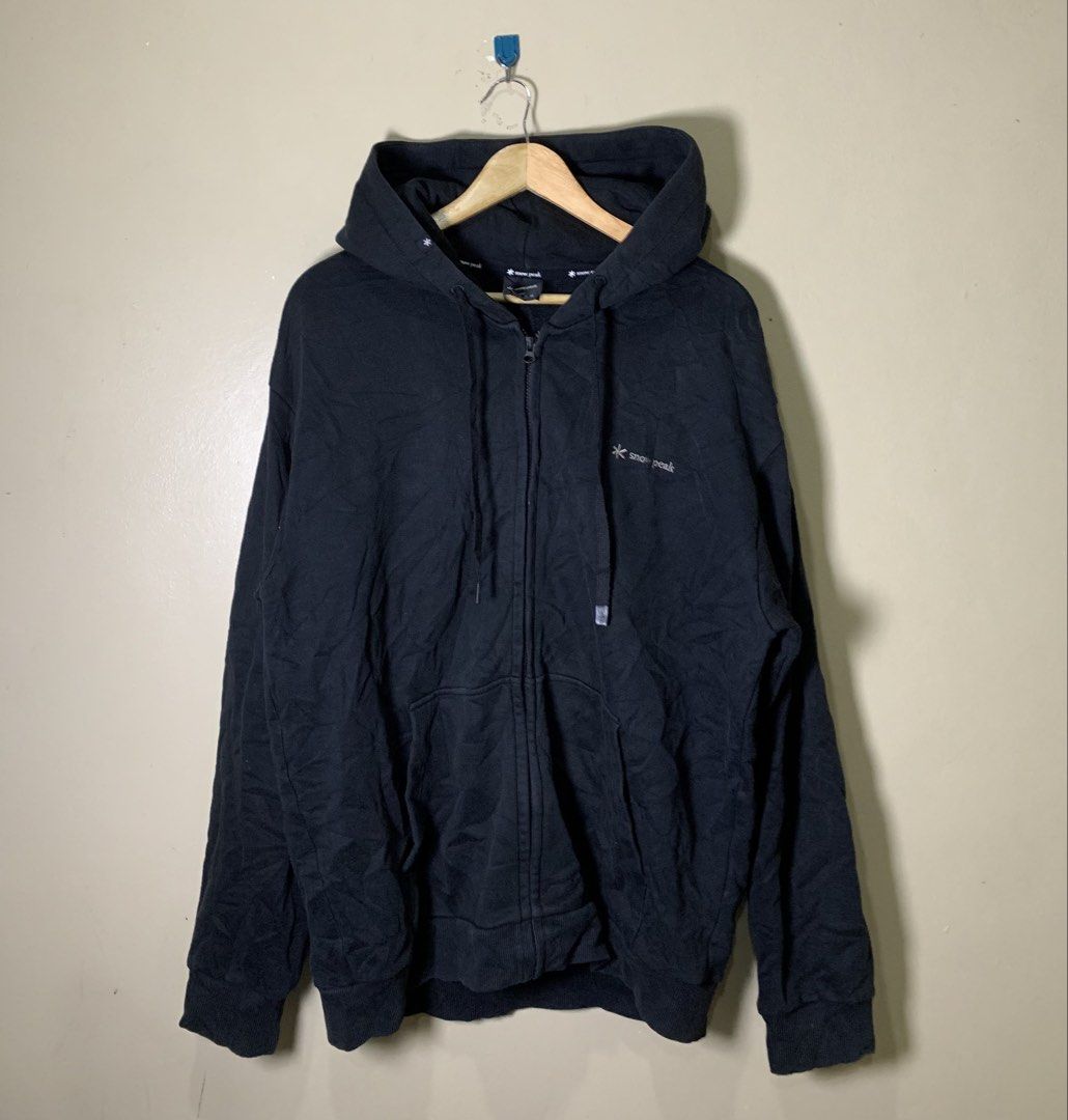 SNOW PEAK zip Up (Category: Hoodies) located in Molave. Submitted by mysticbird_38213e (Listing ID 1463703441, Image 1). Description: As new condition No issue Need wash lang onti Maganda pa po.