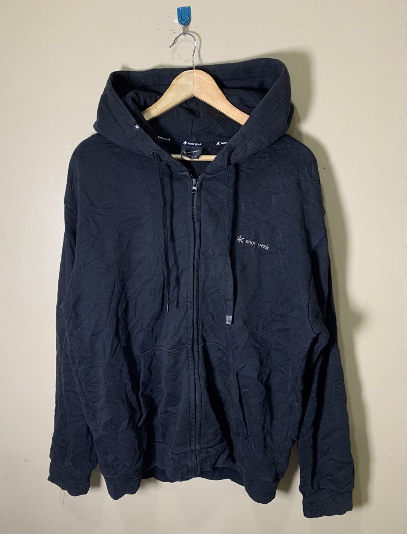 SNOW PEAK zip Up (Category: Hoodies) located in Molave. Submitted by mysticbird_38213e (Listing ID 1463703441, Image 2). Description: As new condition No issue Need wash lang onti Maganda pa po.