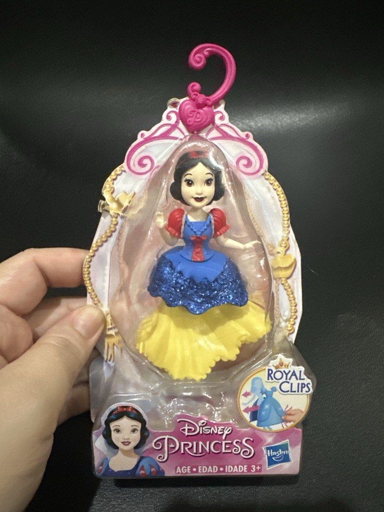 Snow White (Royal Clips) Disney Princess (Category: Figurines & Statues) located in Manila. Submitted by krystalchewey_ (Listing ID 1463672734, Image 1). Description: Bnew Actual Photo Posted 345php Hasbro Disney Princess.
