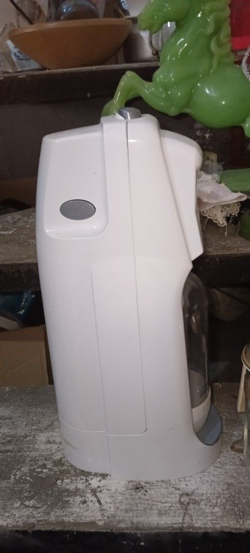 SodaStream Sparkling Water Maker with CO2 Cylinder (Category: Water Purifiers & Dispensers) located in Batangas. Submitted by baning_finds (Listing ID 1463645302, Image 2). Description: - Create sparkling water at home with ease. - Comes with a CO2 cylinder. - Simple operation: just add water and carbonate. - Perfect for making your own custom fizzy drinks..