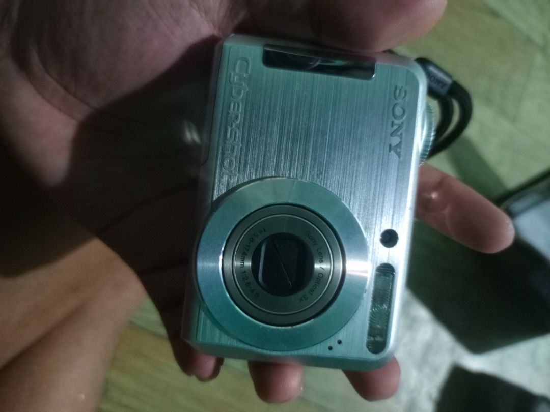 Sony Cybershot Dsc S700 (Category: Cameras) located in Caloocan City. Submitted by kenizzz2108_eagle (Listing ID 1463694139, Image 2). Description: 📸 SONY CYBER-SHOT DSC-S700 — 7.2MP ✨ Condition: 9/10 ✅ Fully working ✅ No known issues ✅ Clean and well-maintained 📷 Classic Sony CCD digicam look! SPECS: • 7.2MP CCD Sensor • 3× Optical Zoom • 35–105mm equivalent • 2.4" LCD Screen • ISO 100–1000 • Built-in Flash • Photo & Video Recording • Uses 2× 