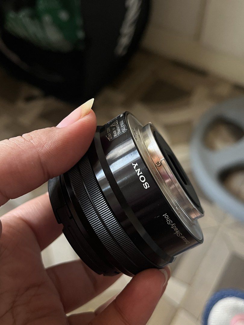 Sony Kit Lens (16-50mm) (Category: Lens & Kits) located in Tumauini. Submitted by kikay.clutters452310 (Listing ID 1463580091, Image 1). Description: ISSUE: can't recognize the lens as the camera says, kayo napo bahala mag paayos .