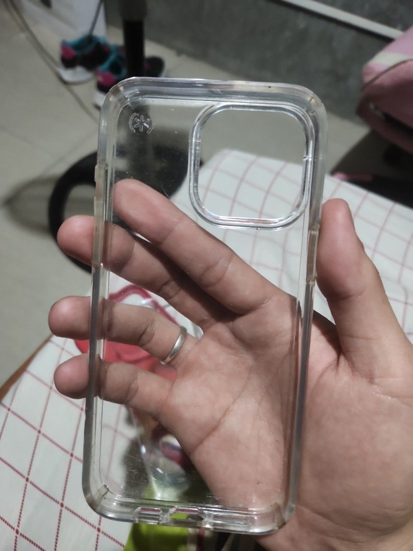 Speck orig case iphone 15 pro max (Category: Cases & Sleeves) located in Manila. Submitted by kkk19_ (Listing ID 1463691281, Image 2). Description: naka samsung na po ako tagal na po di nagamit nakatambak lang kaya sell ko nalang.