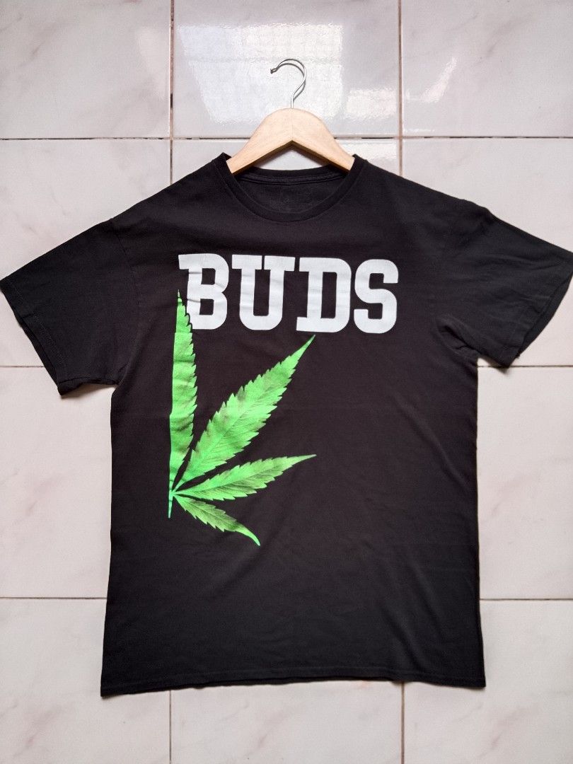 SPENCER'S BUDS •half pot leaf graphic tee (Category: Tshirts & Polo Shirts ) located in Batangas. Submitted by 68.thrifts (Listing ID 1463605724, Image 1). Description: 17 x 25.