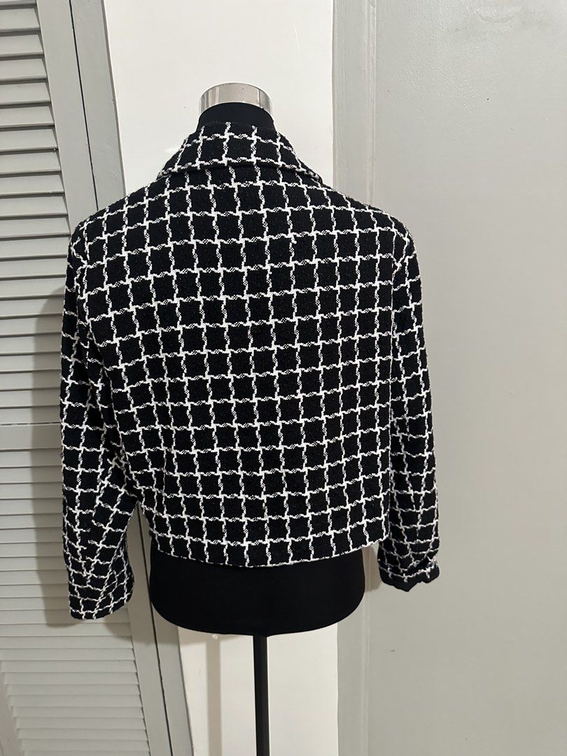 Splash Black & White Checkered Cropped Jacket (Category: Coats, Jackets and Outerwear) located in Subic. Submitted by ruffa_assorted_item (Listing ID 1463633087, Image 2). Description: - Splash black and white checkered cropped jacket - Classic blazer cut with button details - Versatile: pairs well with jeans or trousers - Size: UK 16 / EU 42 / US 12.
