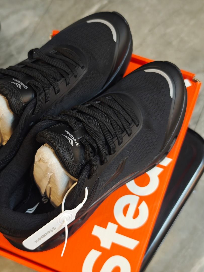 Steapex Hive01 Running Shoes size 44 Men (Category: Sneakers) located in San Pablo. Submitted by allfashionandtech (Listing ID 1463659407, Image 2). Description: SRP: 1900 ❌ Now: 1100 ✅ Condition: 10/10 Brand New RFS: Decluttering. Shipping: Add 50 only! Mode of payment: GCash, Maribank, PNB Courier: J&T Meetups: SM San Pablo, San Pablo City Plaza, Shakeys Maharlika Highway.