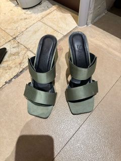 (Category: ) located in . Submitted by calliemanila (Listing ID 1463584340, Image 1). Description: .