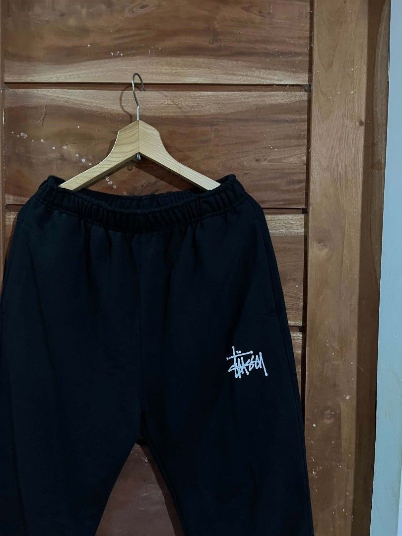 STUSSY JOGGER PANTS (Category: Activewear) located in Tagum. Submitted by danelle_closet1106 (Listing ID 1463650076, Image 2). Description: EXCELLENT TO NEW SIZE:32 TO 34 10/10 CONDITION NEED WASH ONLY.