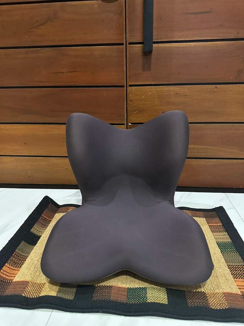 Style Body Make Seat Chair Posture Corrector Cushion (Category: Braces, Support & Protection) located in Quezon City. Submitted by dannikkishoppe2 (Listing ID 1463674552, Image 2). Description: Style Body Make Seat Chair Posture Corrector Cushion ‼️₱1800‼️ • Enhance your posture with this specially designed seat chair. • Unique shape provides excellent support for your back and hips. • Features a soft, comfortable fabric cover. • Ideal for use on