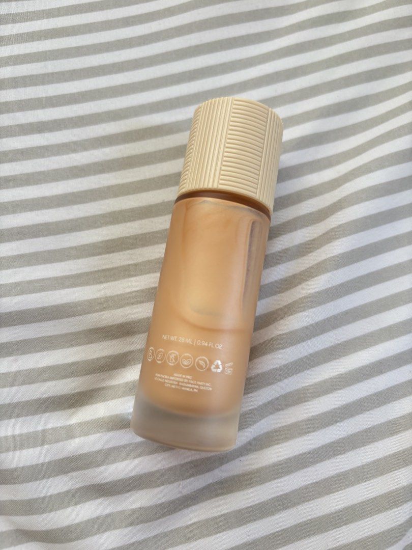 Sunnies Face Base Booster Tinted Illuminator - Base 02 (Category: Makeup) located in Pasig City. Submitted by anything.pre_loved (Listing ID 1463577702, Image 2). Description: - Sunnies Face Base Booster Tinted Illuminator - Shade: Base 02 - Multi-use product: Tinted illuminator - Size: 28ml / 0.94 fl oz - Used only once.