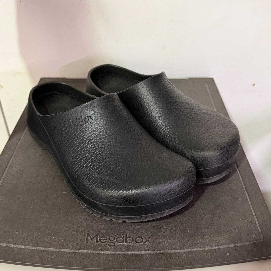 Super Birki - Black (Category: Slippers & Slides) located in Butuan. Submitted by hwthomz (Listing ID 1463556644, Image 1). Description: Size 10/43/280 Bought at Res Toe Run (4,590). Without original box. Perfect for chefs, barbers, and jobs that demand long standing for hours..