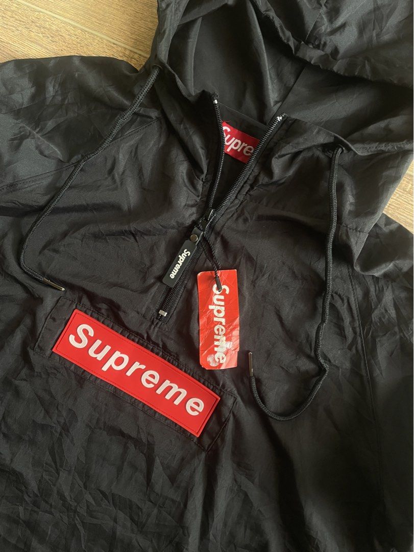 SUPREME WINDBREAKER (Category: Coats, Jackets and Outerwear) located in Iloilo. Submitted by cuzta.thrift (Listing ID 1463615609, Image 2). Description: DIMES: 21x25 CONDITION:10/10 COLOR:10/10 ISSUE:NONE.