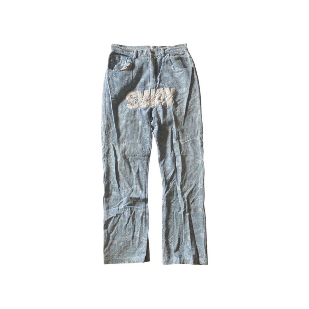 Sway Bandana Patterned Y2K Light Blue Denim Jeans (Category: Jeans) located in Makati City. Submitted by la_femme_by_bncks (Listing ID 1463644524, Image 1). Description: Length 39 Waist 28 Hem 7.5 Measured it by inches P450 Issue: N/A This is a pre-loved/thrifted items and may show minor signs of issue due to its vintage nature. Kindly manage expectations. No refunds or exchanges will be accepted. 📍Pasay City DM for inquiries..