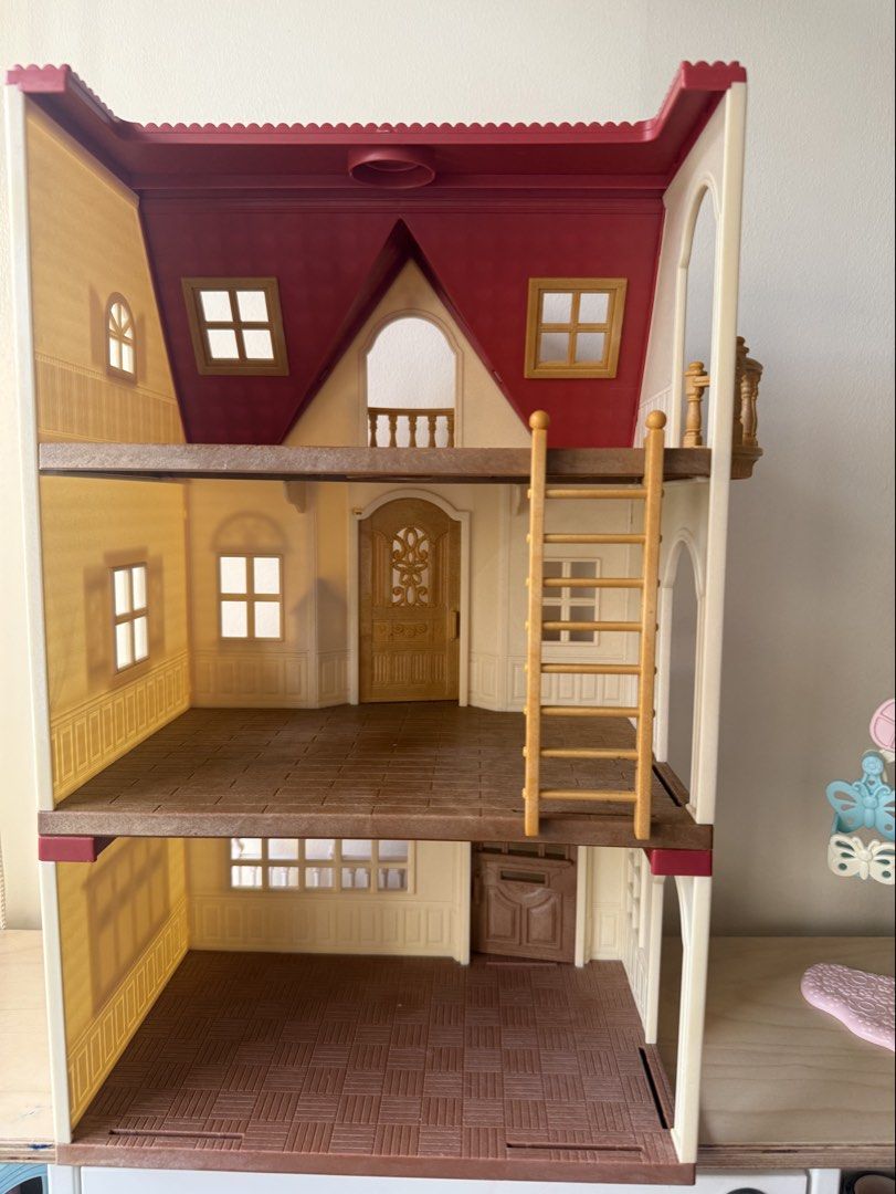 Sylvanian Red roof house (Category: Kids Toys) located in Paranaque City. Submitted by by_wsjonig (Listing ID 1463574553, Image 2). Description: House only, no accessories/critters.