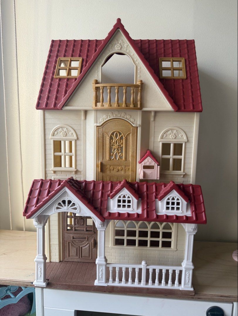 Sylvanian Red roof house (Category: Kids Toys) located in Paranaque City. Submitted by by_wsjonig (Listing ID 1463574553, Image 1). Description: House only, no accessories/critters.