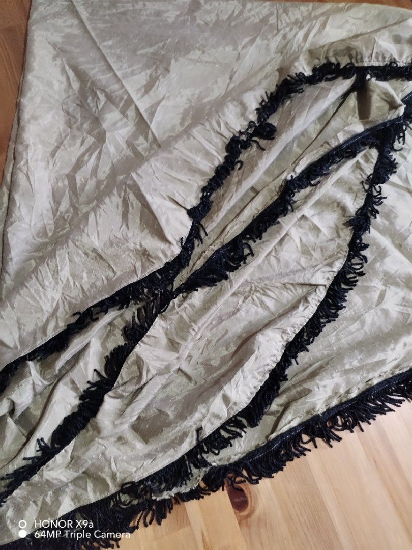 Table Topper Silk ( 2 Seaters) (Category: Table Linen & Textiles) located in Muntinlupa City. Submitted by arciagamaryann68 (Listing ID 1463612423, Image 3). Description: - Elegant silk table topper - Features a stylish black fringe detail - Adds a touch of sophistication to any table.