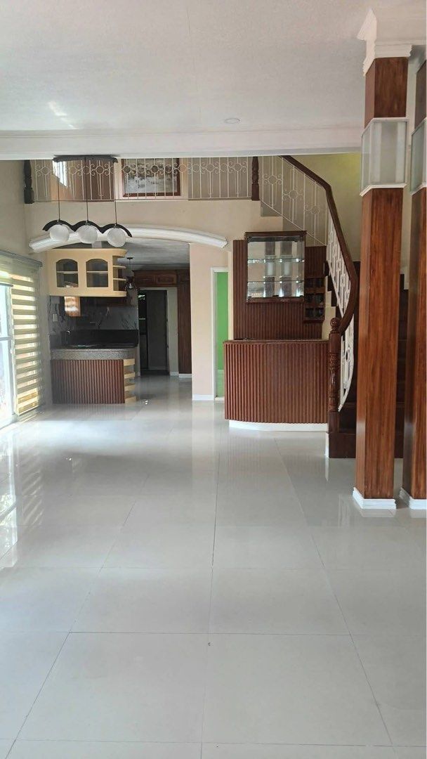 Tagaytay House and lot for (Category: House & Lot) located in Cavite. Submitted by ghieghie1010 (Listing ID 1463587129, Image 3). Description: Tagaytay House and lot for sale 138 sqrm 154 flr area 3 rooms 3 cr clean title along svd road near Tagaytay rotonda along commercial area 6:5m good for airbnb good for vacation house.