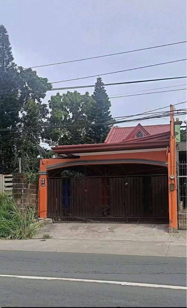 Tagaytay House and lot for (Category: House & Lot) located in Cavite. Submitted by ghieghie1010 (Listing ID 1463587129, Image 1). Description: Tagaytay House and lot for sale 138 sqrm 154 flr area 3 rooms 3 cr clean title along svd road near Tagaytay rotonda along commercial area 6:5m good for airbnb good for vacation house.
