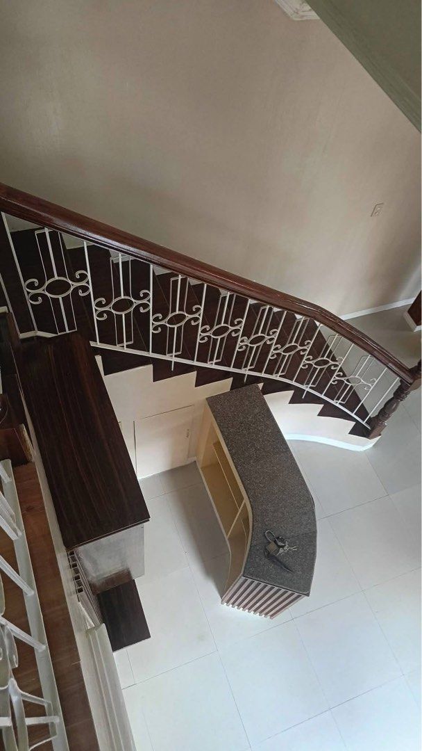 Tagaytay House and lot for (Category: House & Lot) located in Cavite. Submitted by ghieghie1010 (Listing ID 1463587129, Image 2). Description: Tagaytay House and lot for sale 138 sqrm 154 flr area 3 rooms 3 cr clean title along svd road near Tagaytay rotonda along commercial area 6:5m good for airbnb good for vacation house.