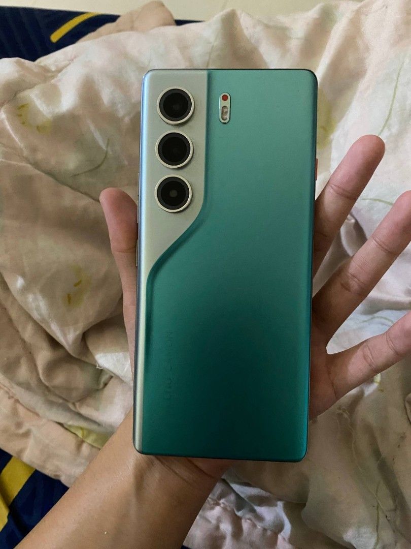 TECNO CAMON 40 Pro 5G ‎ ‎ (Category: Android Others) located in Valenzuela. Submitted by nixoxole (Listing ID 1463659015, Image 1). Description: ‎📱 RUSH FOR SALE! 9k ‎ ‎TECNO CAMON 40 Pro 5G ‎ ‎Unit Only ‎50MP Camera ‎50MP Selfie Camera ‎256GB Storage 5G ‎5200mAh Battery ‎45W Fast Charging ‎AMOLED Display ‎ 8GB RAM ‎Issue: Minimal dents/scratches on the screen ‎ ‎✅ Fully functional ‎💯 Good condition overall.