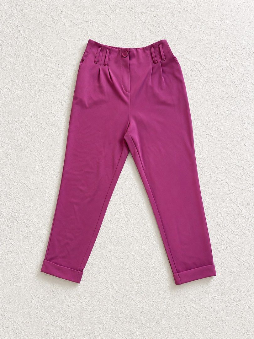 Terranova Pants in pink (Category: Other Bottoms) located in Makati City. Submitted by stylehub.mnl (Listing ID 1463573478, Image 1). Description: Cute in Pink Original Terranova Medium in the tag but can fit small to medium size Ankle length No flaws .