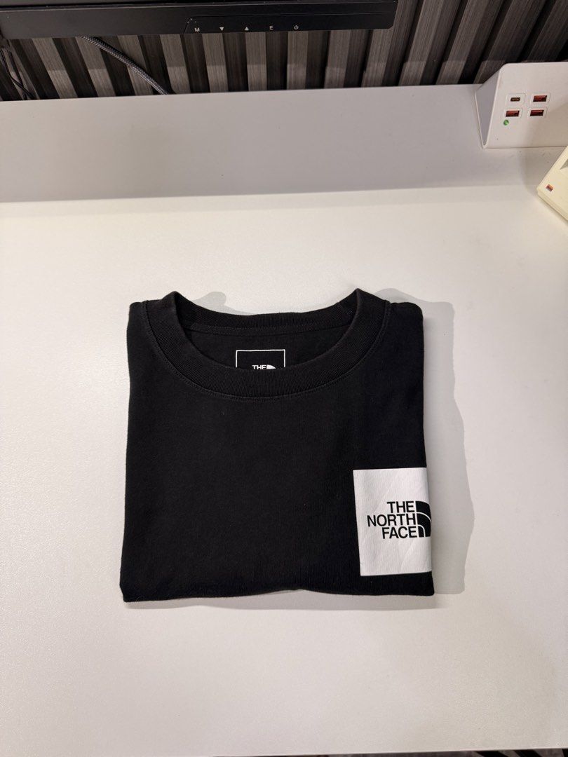The North Face (Category: Activewear) located in Bulacan. Submitted by jomar_0705 (Listing ID 1463594926, Image 1). Description: The North face Small on tag W20.5 L25.5 Excellent No issue.