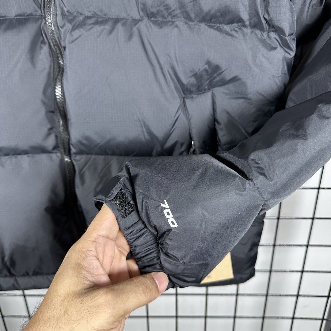 THE NORTH FACE 1996 RETRO NUPTSE PUFF JACKET (Category: Activewear) located in Talavera. Submitted by puppyinsane (Listing ID 1463718619, Image 3). Description: A timeless cold-weather essential with its signature boxy fit, backed by 700-fill goose down insulation for reliable warmth without sacrificing that classic retro look. 𝐏𝐑𝐎𝐃𝐔𝐂𝐓 𝐃𝐄𝐓𝐀𝐈𝐋𝐒 — Series 700 — Brand New + Box 𝐒𝐈𝐙𝐄𝐒 • SMALL (25 × 21.5) • MEDIUM (26.5 × 22.5) • LAR