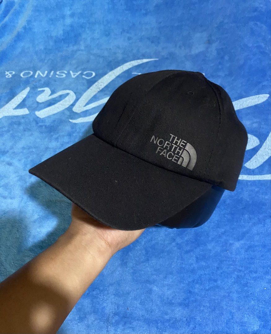 The North Face hat (Category: Caps & Hats) located in Cebu City. Submitted by jerianix (Listing ID 1463612889, Image 1). Description: The north face dadhat Size medium Good condition No issues .