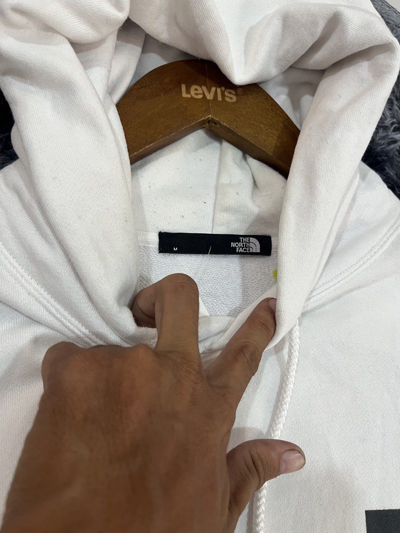The North Face White Hoodie Size M (Category: Hoodies) located in Manila. Submitted by cjcuevas_05 (Listing ID 1463612196, Image 3). Description: 📍Tanza Cavite Dimes: 22x28 Cashg boss can ship thru JnT/Orange check out .
