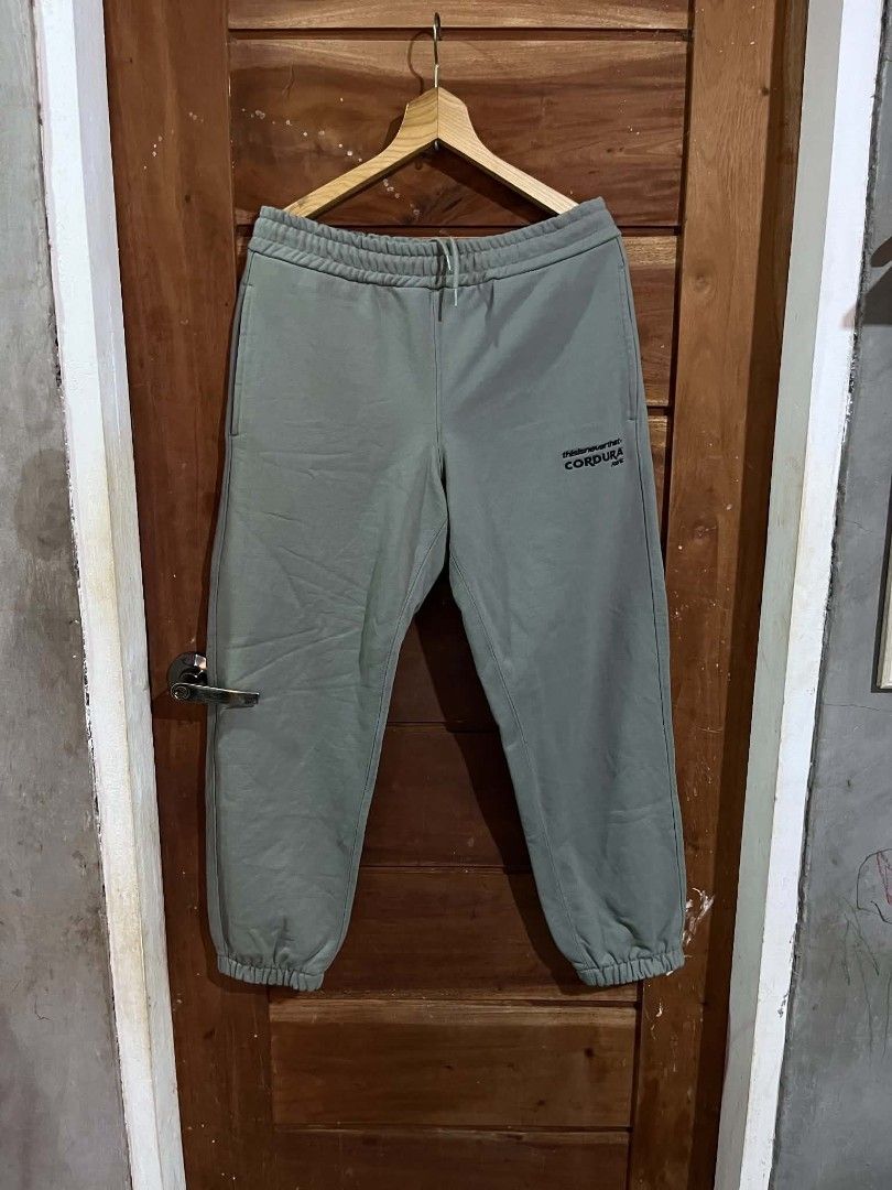 THISISNEVERTHAT JOGGERPANTS (Category: Activewear) located in Tagum. Submitted by danelle_closet1106 (Listing ID 1463649859, Image 2). Description: GOOD AS NEW HEAVY COTTON SOBRANG SOLID NETO MGA BOSS!! CORDURA FABRIC NO ISSUE 10/10 CONDITION SIZE:34.