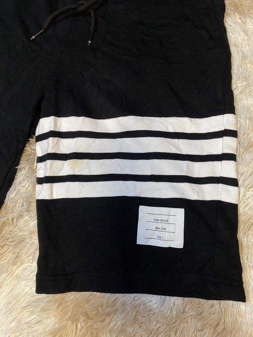 Thom Browne Short (Category: Shorts) located in Kabacan. Submitted by catnboots (Listing ID 1463591276, Image 3). Description: As New condition No issue 10/10 color rate Size 30-33W.
