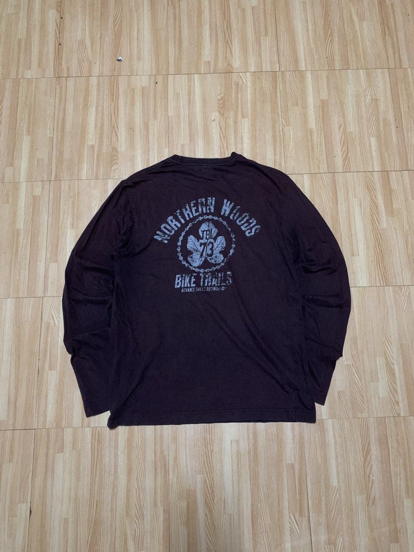 TIMBERLAND LONG SLEEVES SHIRT (Category: Coats, Jackets and Outerwear) located in Rizal. Submitted by uniii_011 (Listing ID 1463637772, Image 1). Description: flaw/s: 1 pin hole.