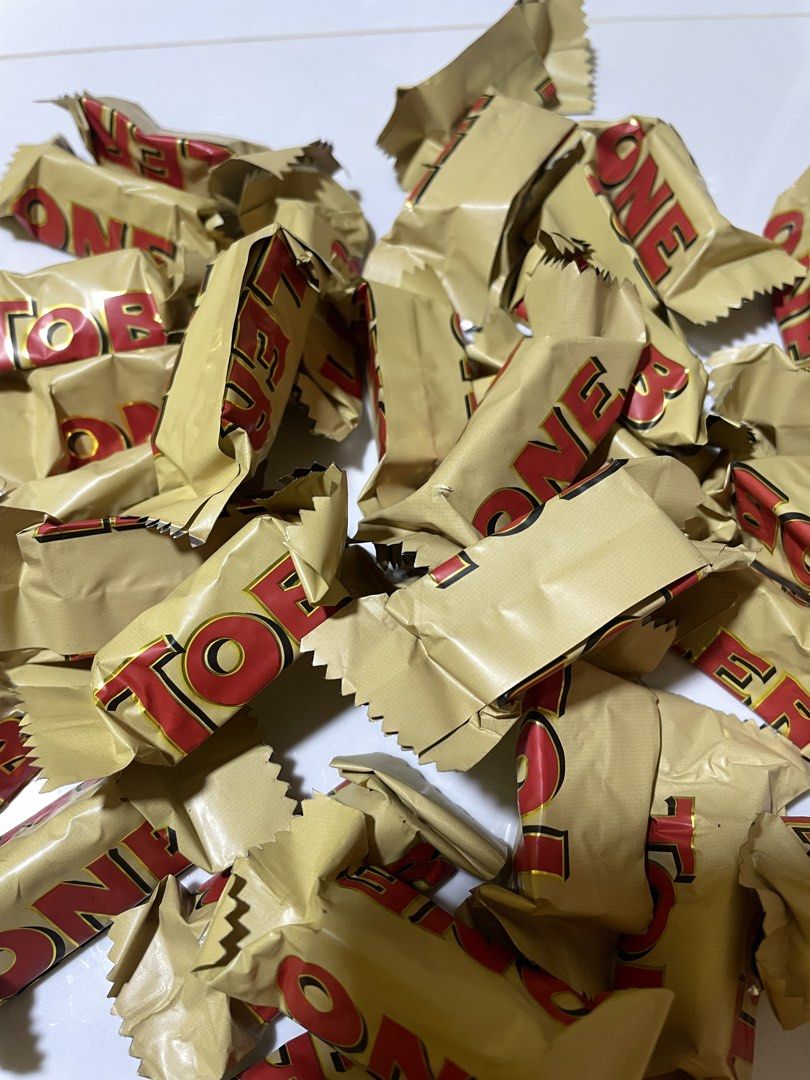 Toblerone Chocolate Bars - Individually Wrapped (Category: Packaged & Instant Food) located in Infanta. Submitted by frandez (Listing ID 1463583919, Image 1). Description: - Mini Toblerone bars - Individually wrapped in gold foil - Ideal for snacks or party favors - Plenty to share - Grab them while stocks last! 38 pieces (200g).