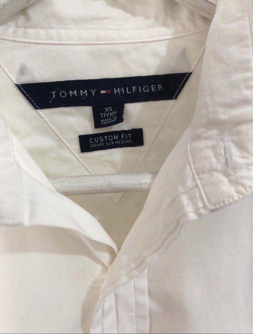 Tommy Hilfiger (Category: Formal Shirts) located in Tumauini. Submitted by joshtan08182876 (Listing ID 1463684313, Image 3). Description: Dimes 21x27 Color rate 10/10 No issue Good as new Complete tags✅.