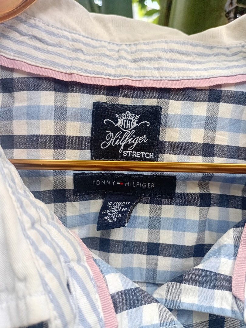 Tommy Hilfiger Button Down Plaid Long Sleeves Blue and White (Category: Longsleeves) located in Makati City. Submitted by ellavee_you (Listing ID 1463646831, Image 2). Description: mababa price for its brand coz medj madumi sa collar, madami kasi akong items. kayo na maglaba.