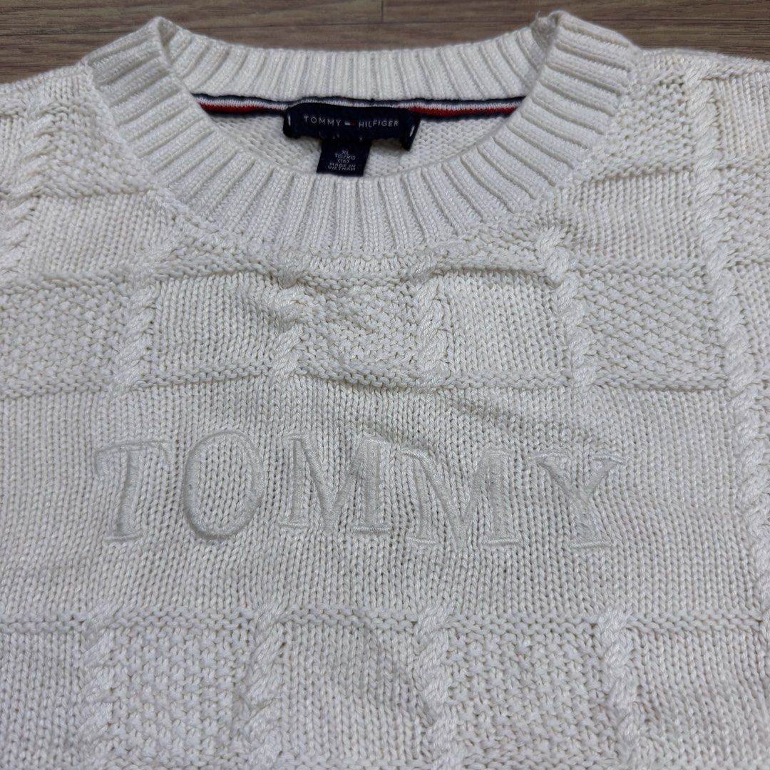 Tommy Knit Cropped Longsleeves (Category: Longsleeves) located in Imus. Submitted by casterhitz (Listing ID 1463560926, Image 2). Description: XL 23x25 No issue Excellent condition .