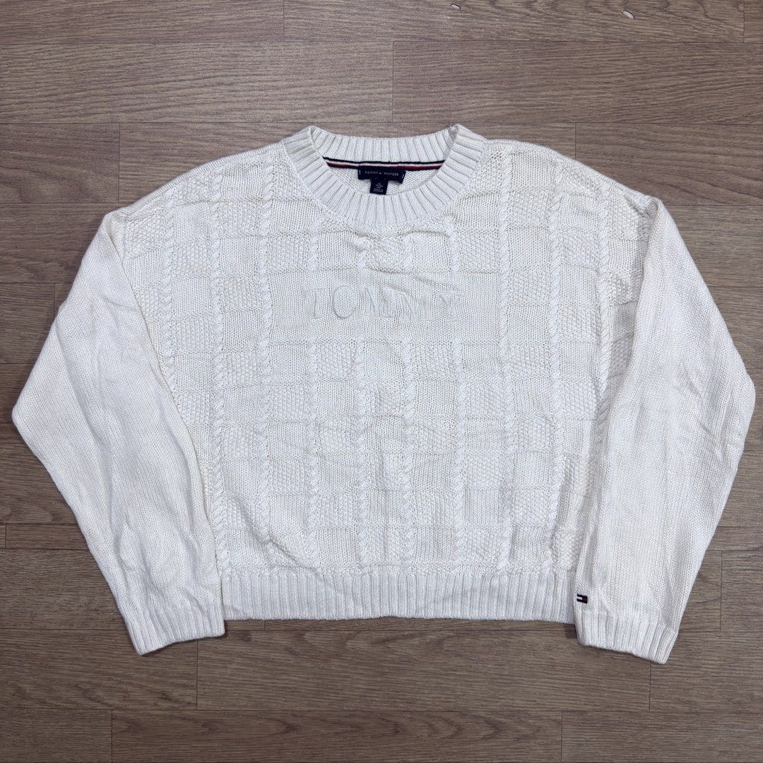 Tommy Knit Cropped Longsleeves (Category: Longsleeves) located in Imus. Submitted by casterhitz (Listing ID 1463560926, Image 1). Description: XL 23x25 No issue Excellent condition .