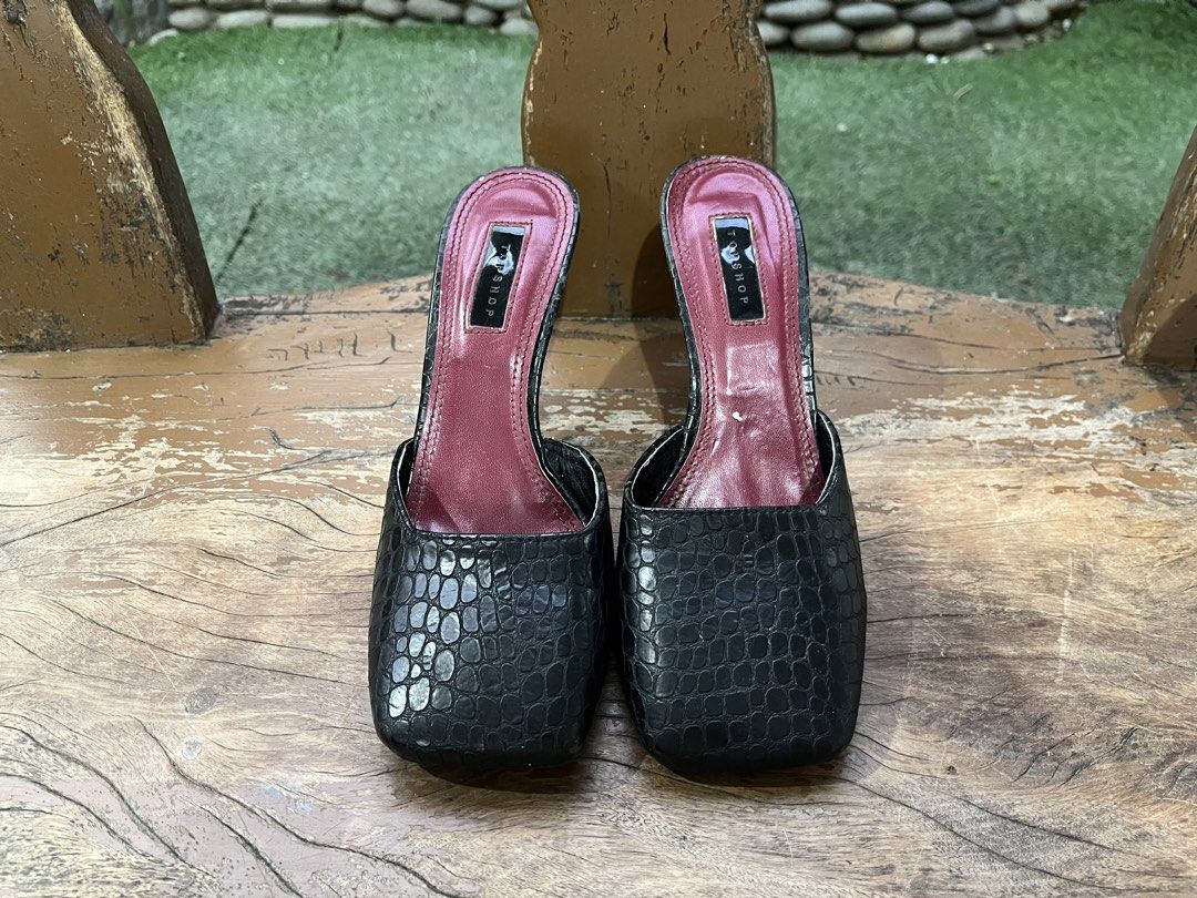 Topshop Black Croc Embossed Square Toe Mules Heels (Category: Heels) located in Las Pinas. Submitted by kansai404 (Listing ID 1463640845, Image 2). Description: - size 37 written on the sole - for reference, my usual size is US 7 / EU 37 / US 6.5, and these fit me comfortably - please see the following slides for photos of the flaws. these are cosmetic and may be repairable..