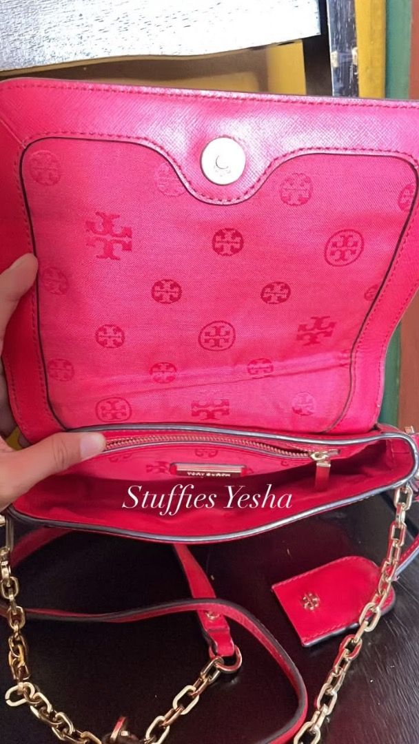 Tory Burch (Category: Cross-body Bags) located in Manila. Submitted by stuffiesyesha (Listing ID 1463625577, Image 3). Description: .